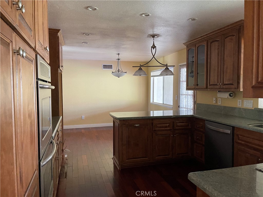 5991 Keswick Avenue Riverside, CA 92506 - Photo 5 of 15