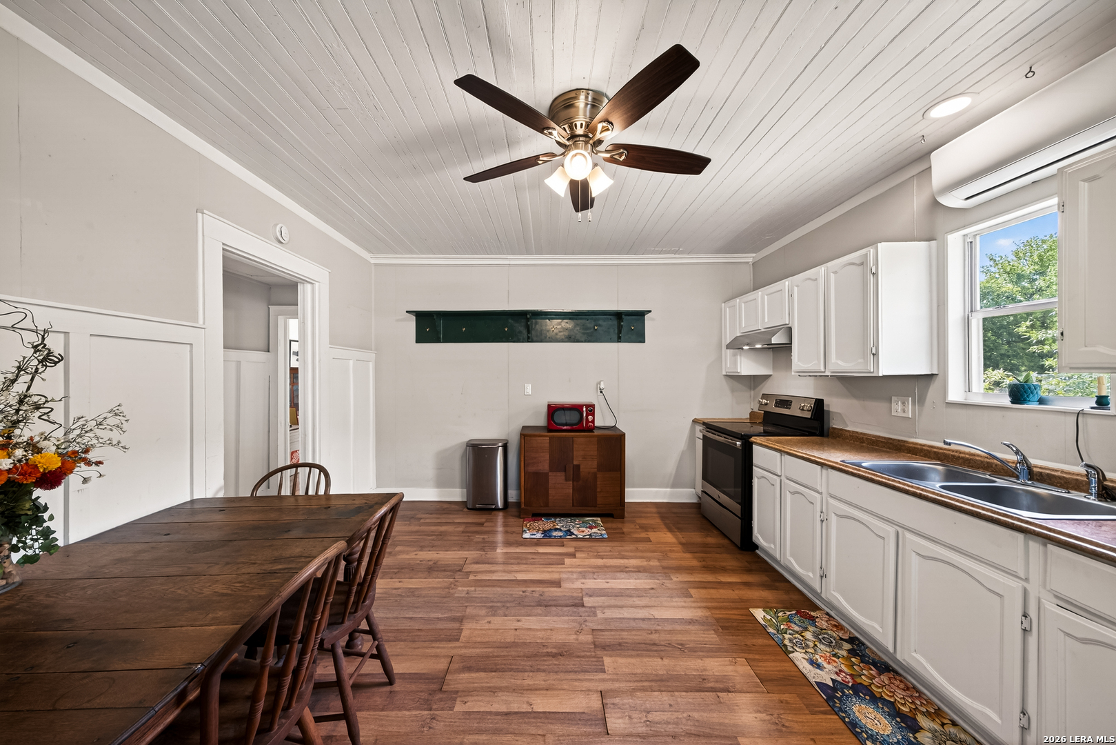 320 2nd Street Comfort, TX 78013 - Photo 11 of 31