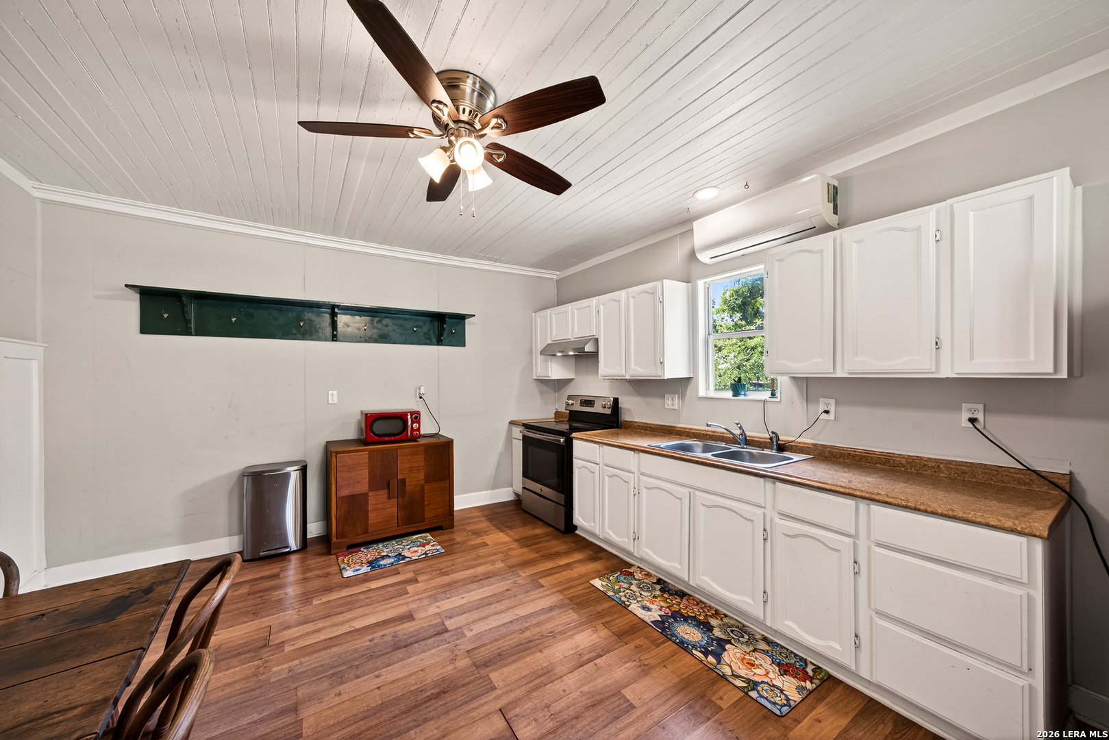 320 2nd Street Comfort, TX 78013 - Photo 10 of 31