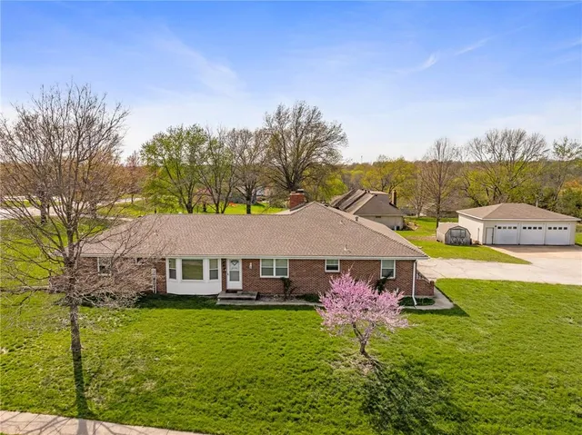 $600,000 | 6640 Pflumm Road, Shawnee, KS 66216