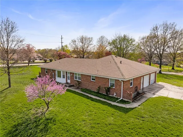 $600,000 | 6640 Pflumm Road, Shawnee, KS 66216