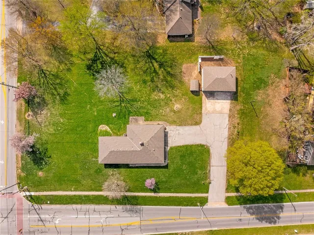 $600,000 | 6640 Pflumm Road, Shawnee, KS 66216