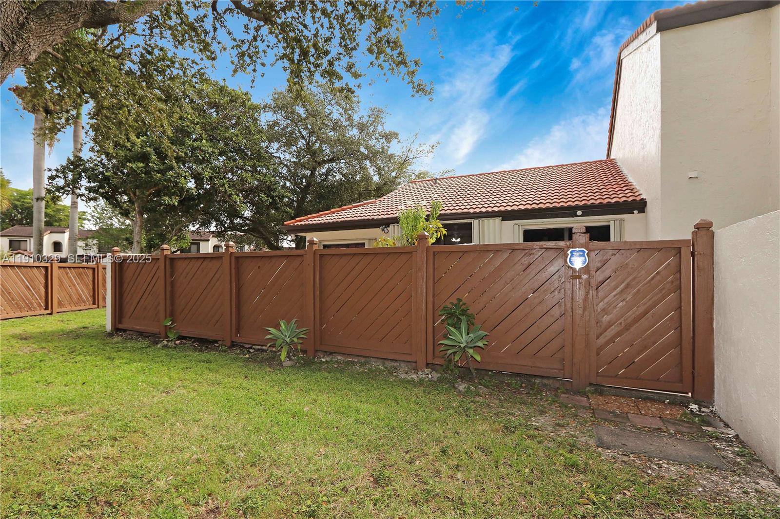 12305 Southwest 94th Terrace Miami, FL 33186 - Photo 28 of 29 a view of a backyard
