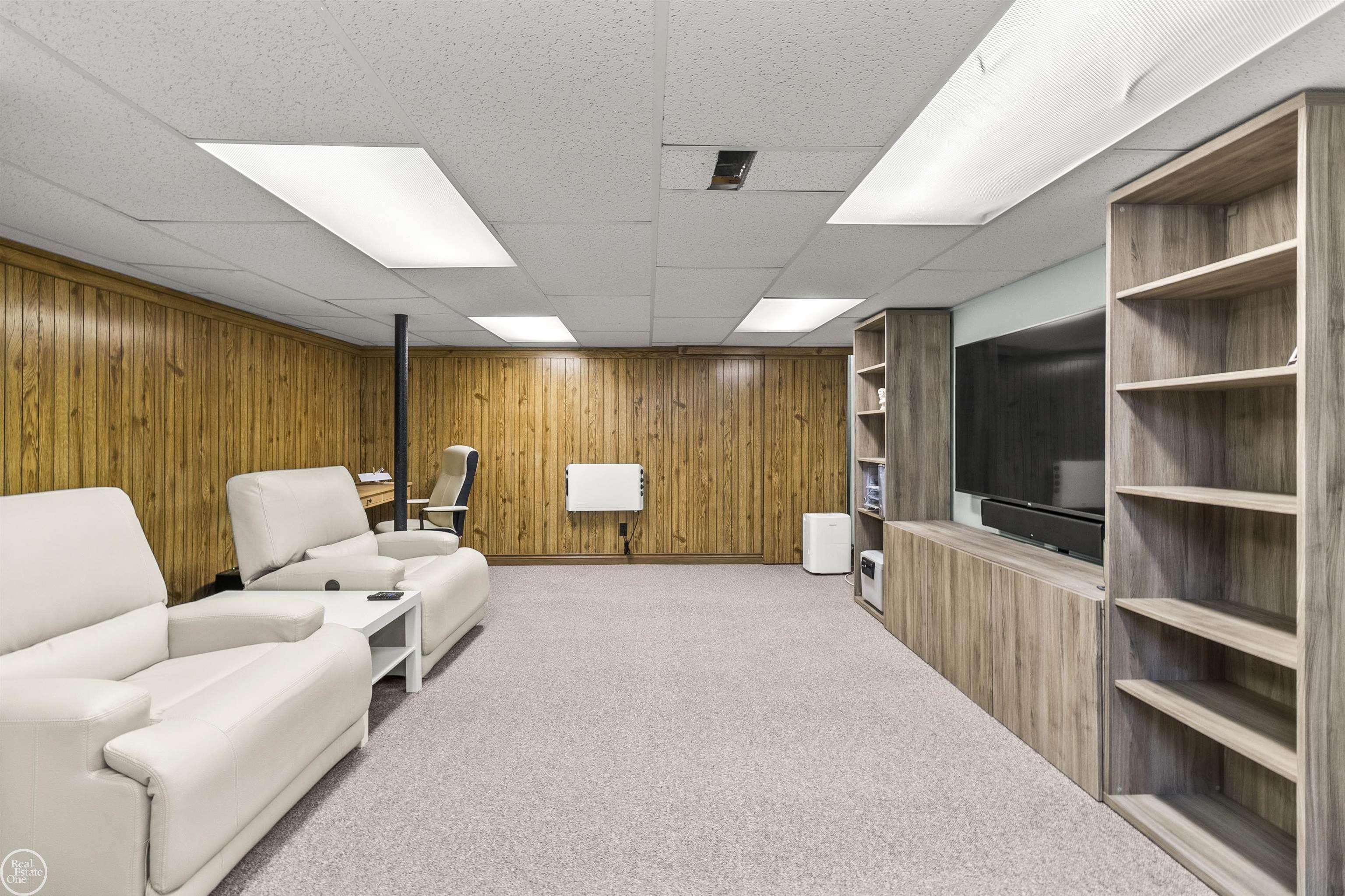 51180 South Foster Road New Baltimore, MI 48047 - Photo 29 of 46 50117415-28.JPG