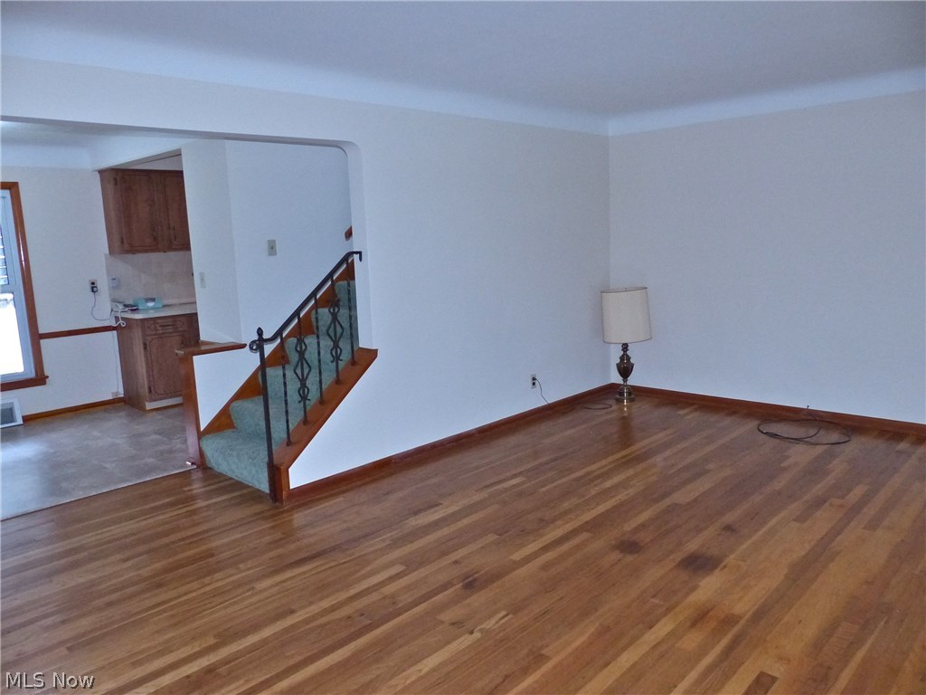 30437 Clarmont Road Willowick, OH 44095 - Photo 5 of 23