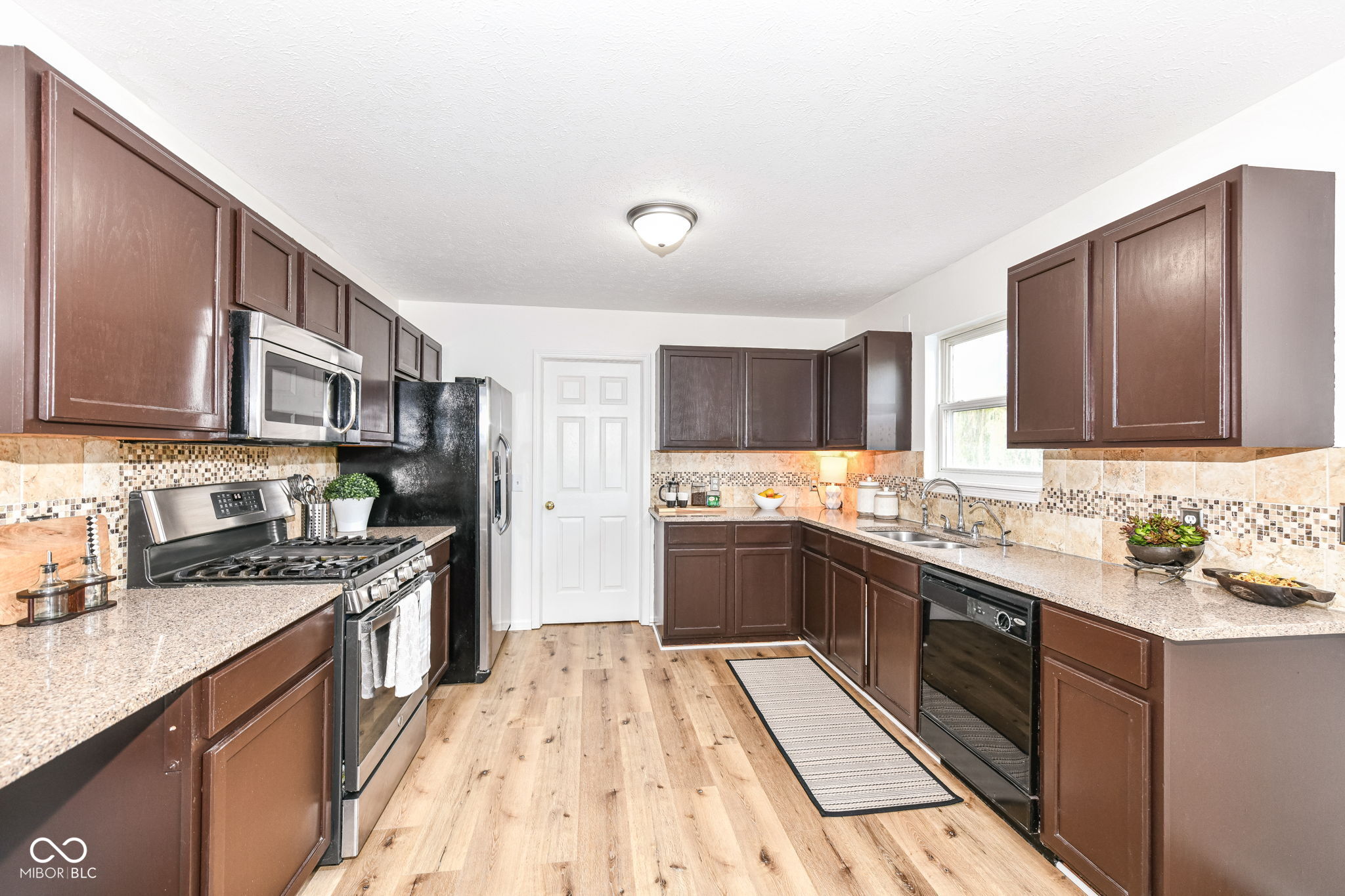 11663 Seville Road Fishers, IN 46037 - Photo 13 of 32 Gallery Image 13