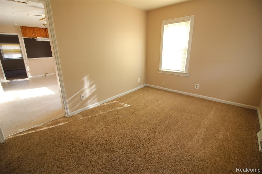 5985 Mayfair Street Taylor, MI 48180 - Photo 4 of 16