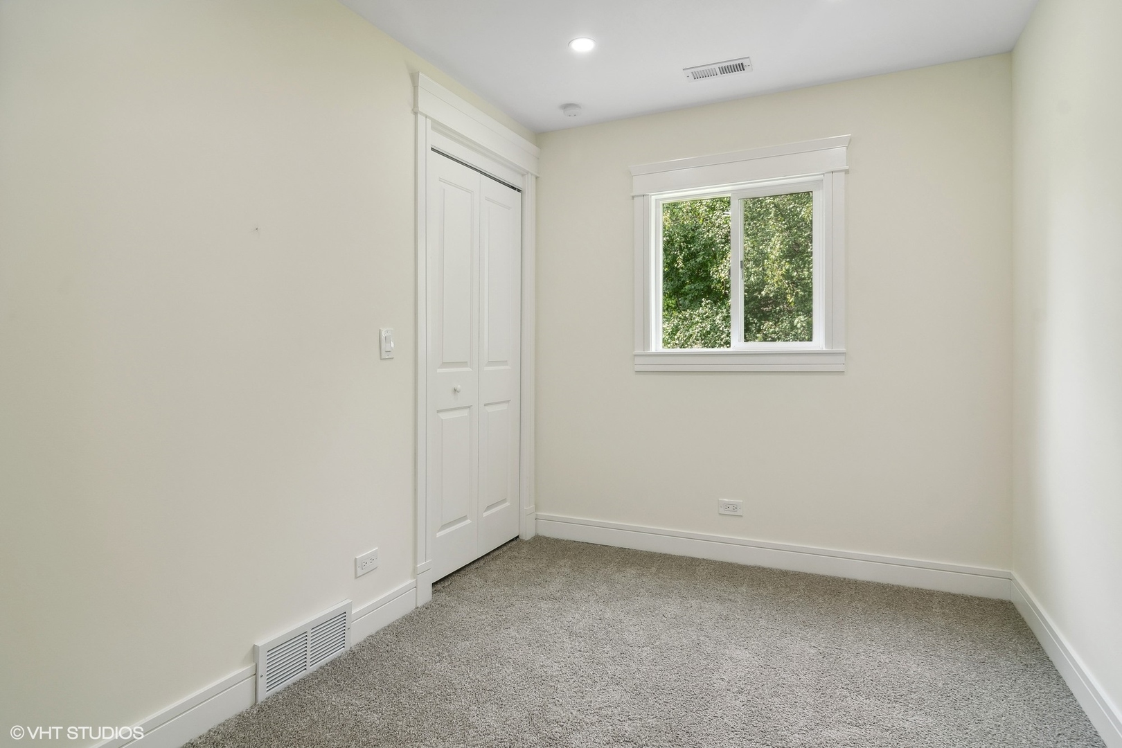 500 West Helen Road Palatine, IL 60067 - Photo 15 of 21 Gallery Image 15