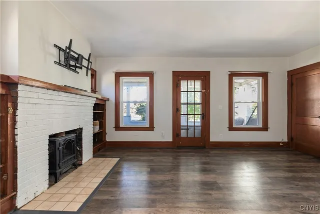 $329,900 | 423 Highland Avenue, De Witt, NY 13057