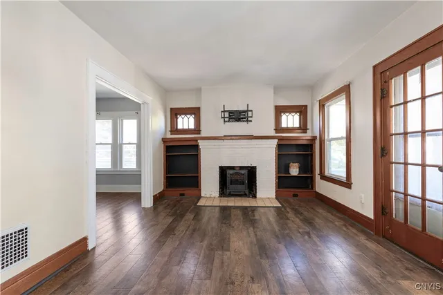 $329,900 | 423 Highland Avenue, De Witt, NY 13057