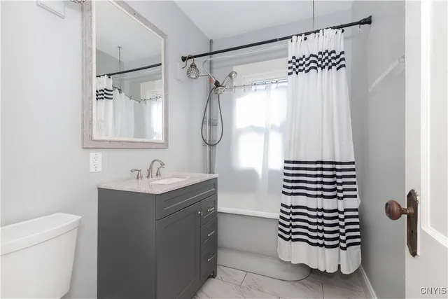 $329,900 | 423 Highland Avenue, De Witt, NY 13057