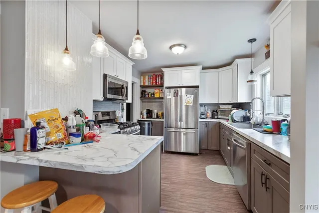 $329,900 | 423 Highland Avenue, De Witt, NY 13057