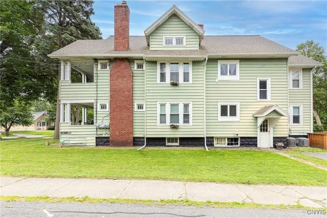$329,900 | 423 Highland Avenue, De Witt, NY 13057