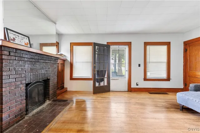 $329,900 | 423 Highland Avenue, De Witt, NY 13057