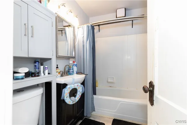 $329,900 | 423 Highland Avenue, De Witt, NY 13057