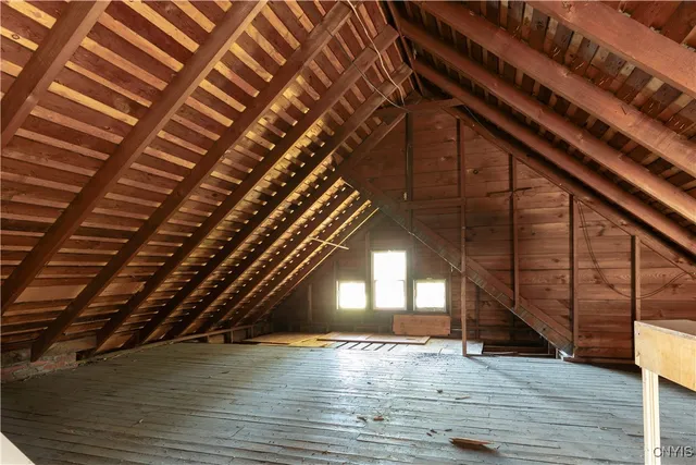 $329,900 | 423 Highland Avenue, De Witt, NY 13057