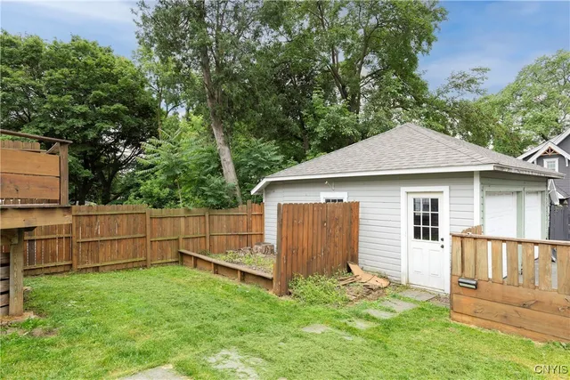 $329,900 | 423 Highland Avenue, De Witt, NY 13057