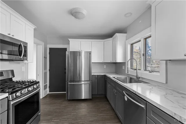 $329,900 | 423 Highland Avenue, De Witt, NY 13057