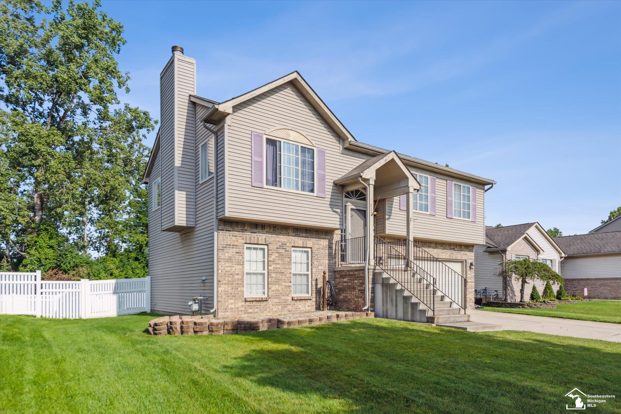 4055 Stone Post Road Newport, MI 48166 - Photo 2 of 41