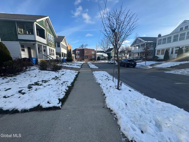 $1,200 | 7 Edison Avenue, Unit 2ND FL REAR, Albany, NY 12208