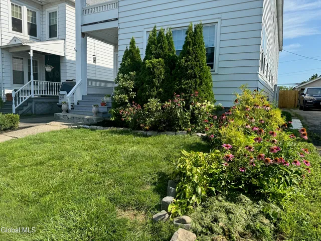 $1,200 | 7 Edison Avenue, Unit 2ND FL REAR, Albany, NY 12208