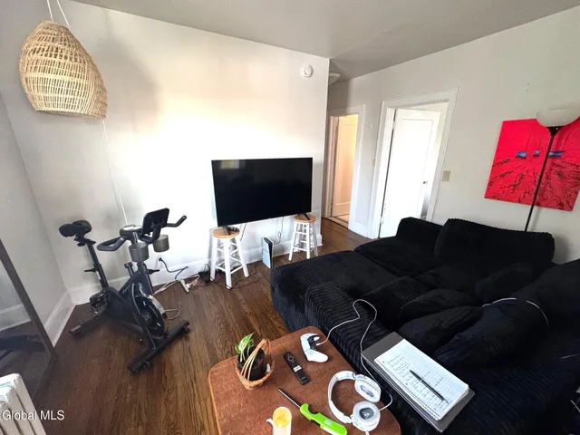 $1,200 | 7 Edison Avenue, Unit 2ND FL REAR, Albany, NY 12208