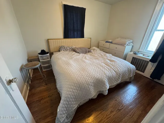 $1,200 | 7 Edison Avenue, Unit 2ND FL REAR, Albany, NY 12208