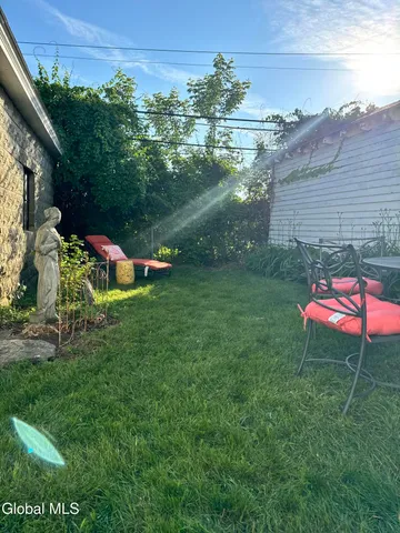 $1,200 | 7 Edison Avenue, Unit 2ND FL REAR, Albany, NY 12208