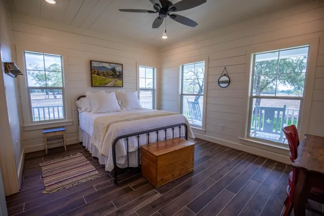 $1,190,000 | 1255 County Road 260, Weimar, TX 78962