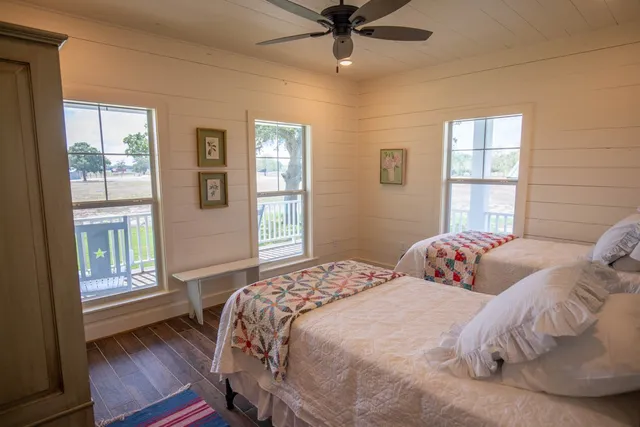 $1,190,000 | 1255 County Road 260, Weimar, TX 78962