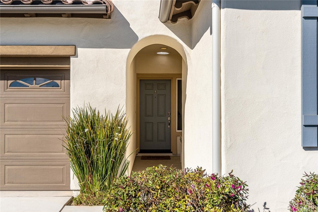 1039 Ford Drive Nipomo, CA 93444 - Photo 7 of 45 a front view of a house with a yard