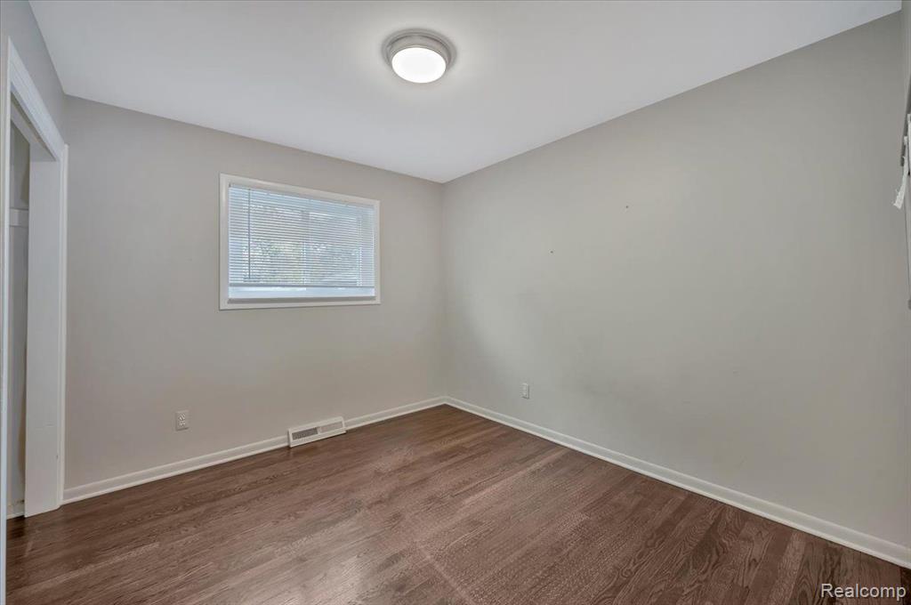 280 Thalia Avenue Rochester, MI 48307 - Photo 13 of 29
