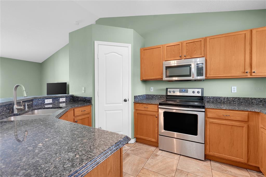 117 Gentle Breeze Drive Minneola, FL 34715 - Photo 10 of 30