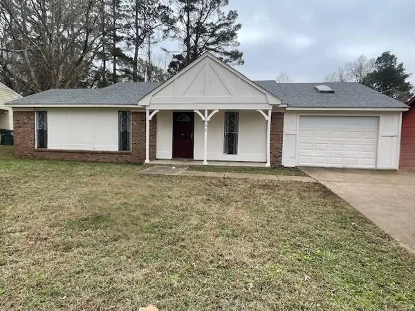 $1,300 | 3955 Stillwood Drive, Memphis, TN 38128