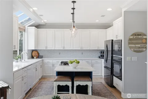 $2,500,000 | 27239 Southeast 27th Street, Sammamish, WA 98075