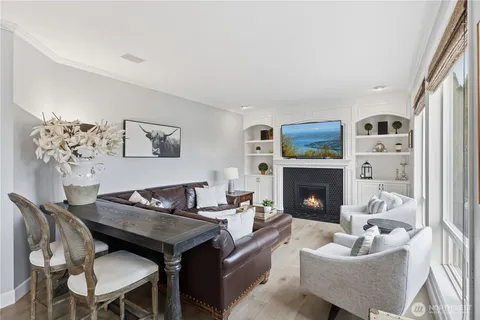 $2,500,000 | 27239 Southeast 27th Street, Sammamish, WA 98075