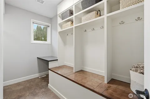 $2,500,000 | 27239 Southeast 27th Street, Sammamish, WA 98075