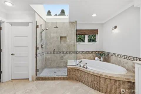 $2,500,000 | 27239 Southeast 27th Street, Sammamish, WA 98075