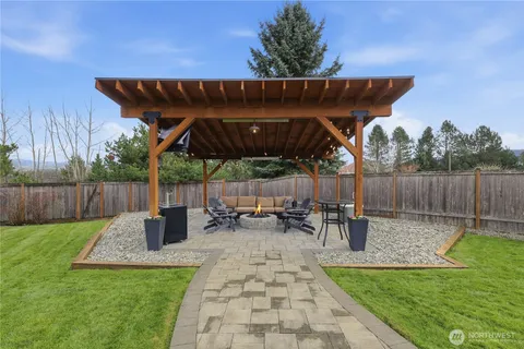 $2,500,000 | 27239 Southeast 27th Street, Sammamish, WA 98075