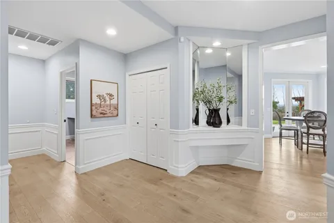 $2,500,000 | 27239 Southeast 27th Street, Sammamish, WA 98075