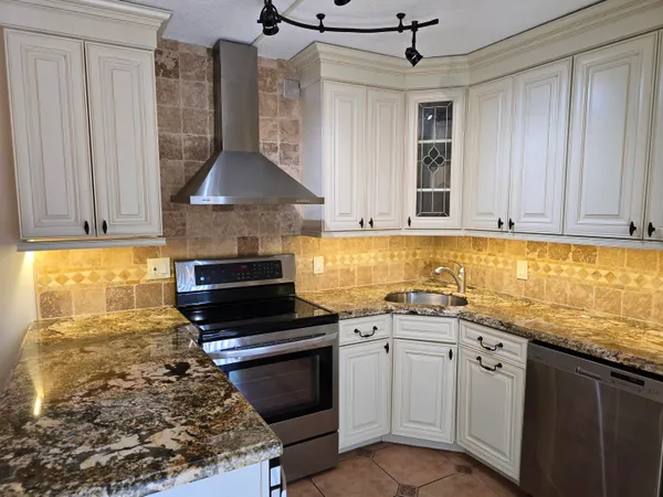 $349,900 | 1440 Augusta Circle, Unit 132, Delray Beach, FL 33445