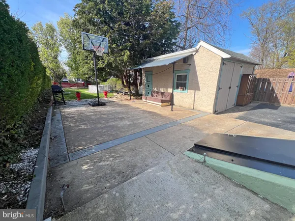 $280,000 | 4129 Garrett Road, Drexel Hill, PA 19026