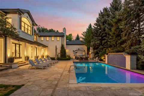 a house view with a outdoor space