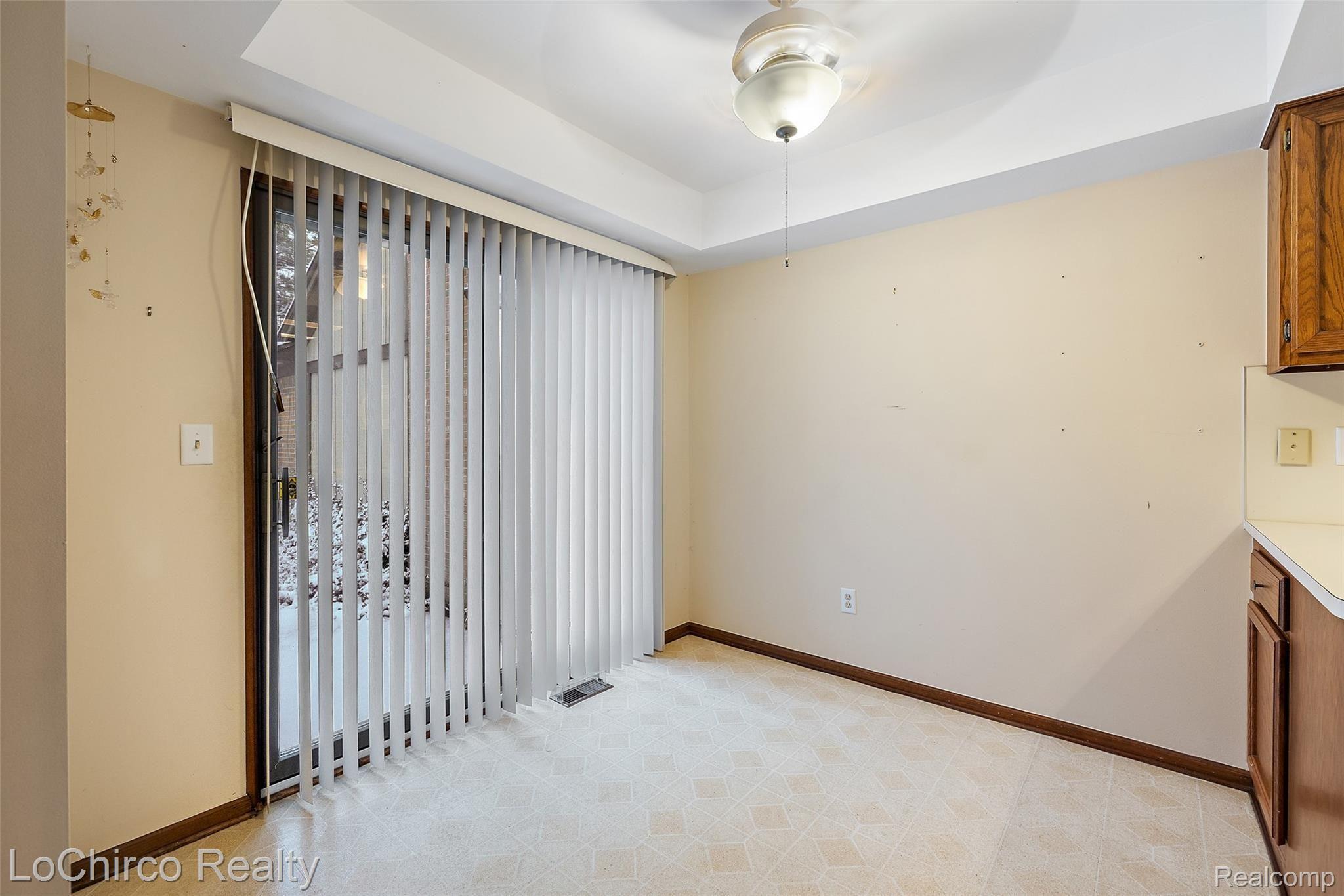 300 Meadow Bridge Drive, Unit 79 Rochester, MI 48307 - Photo 9 of 26 300 Meadow Bridge-10.jpg