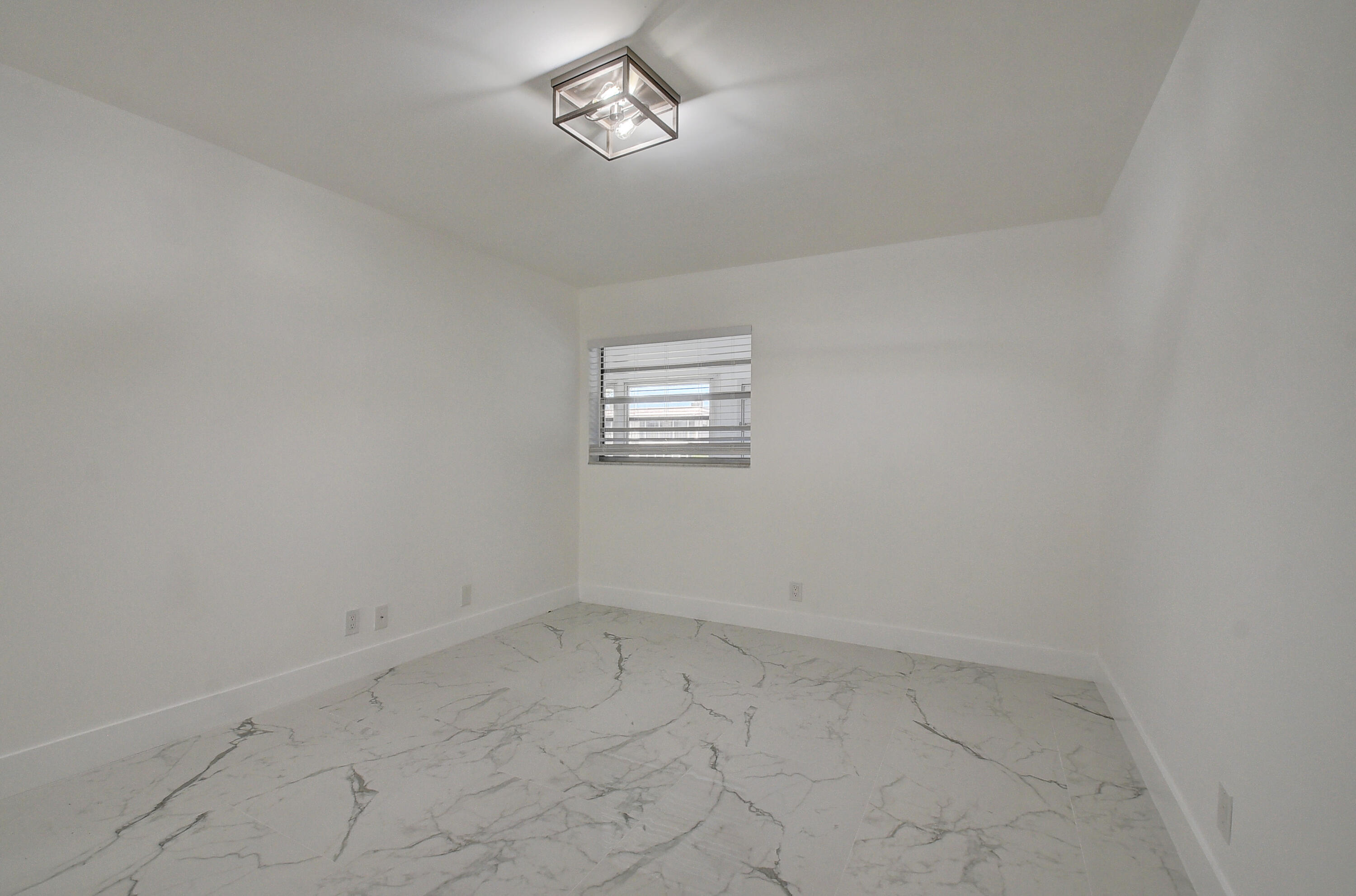 392 Saxony Way Delray Beach, FL 33446 - Photo 12 of 27 14_dsc_3366_67_68_69_70