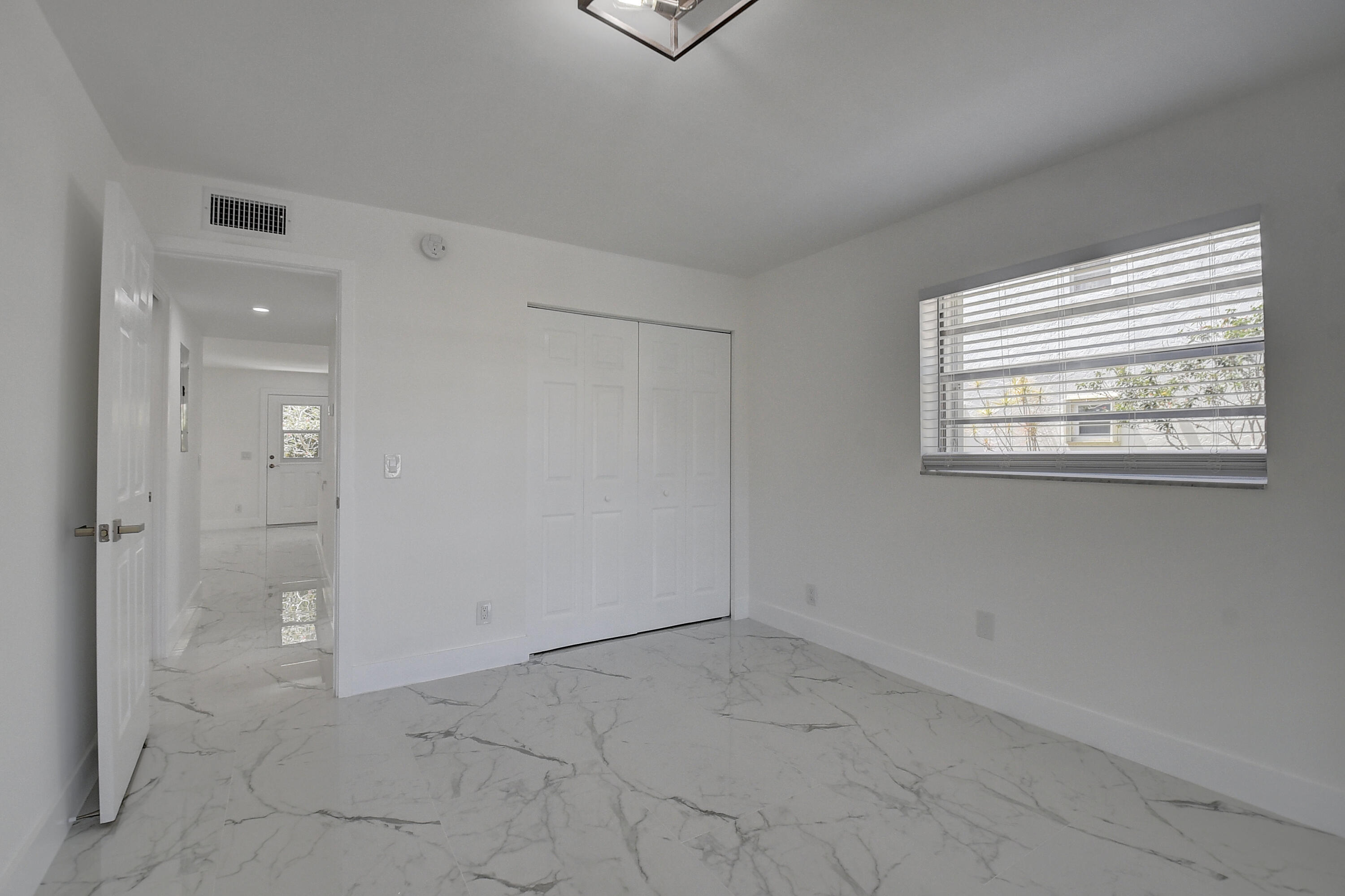 392 Saxony Way Delray Beach, FL 33446 - Photo 17 of 27 19_dsc_3391_2_3_4_5