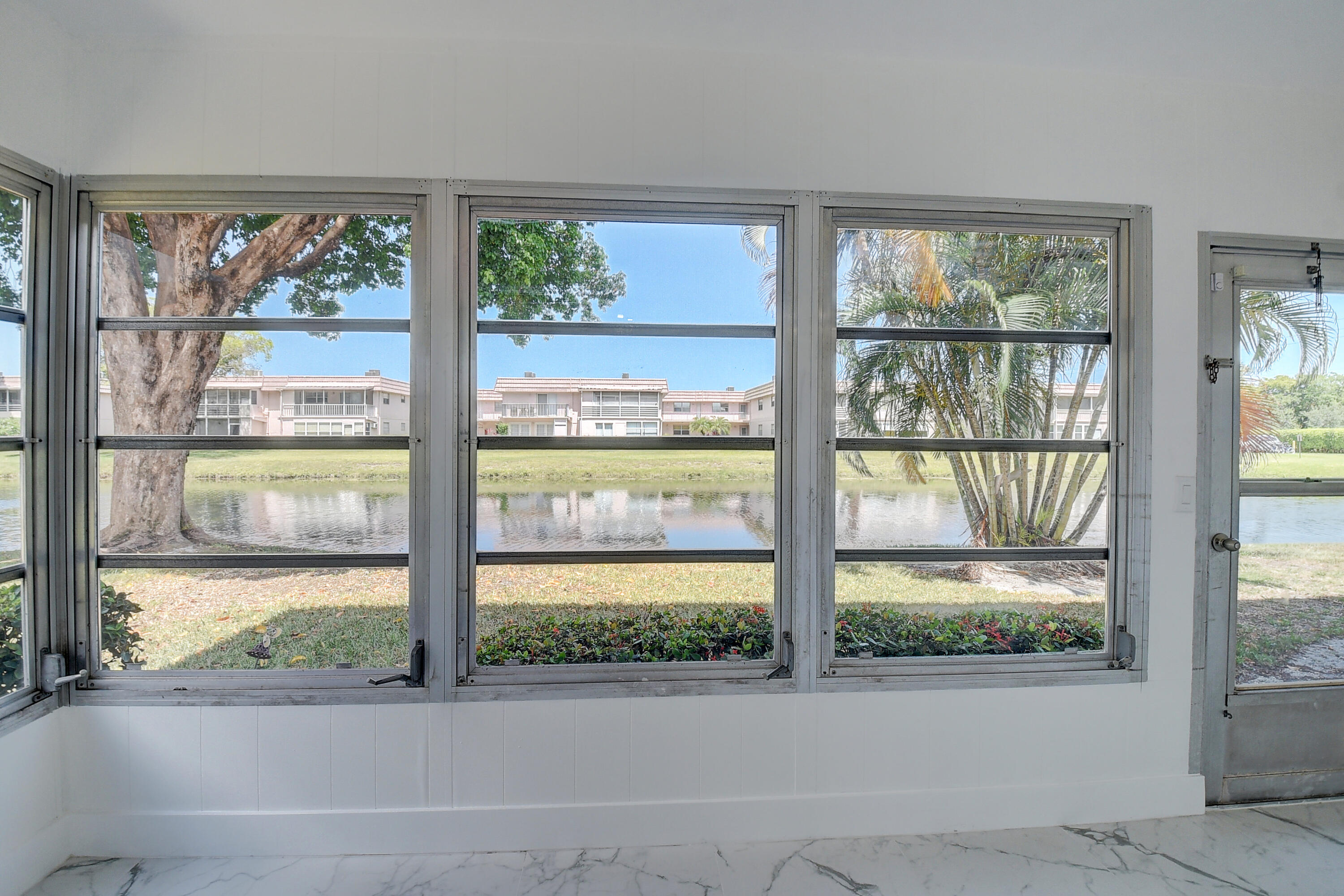 392 Saxony Way Delray Beach, FL 33446 - Photo 18 of 27 20_dsc_3396_397_398_399_400