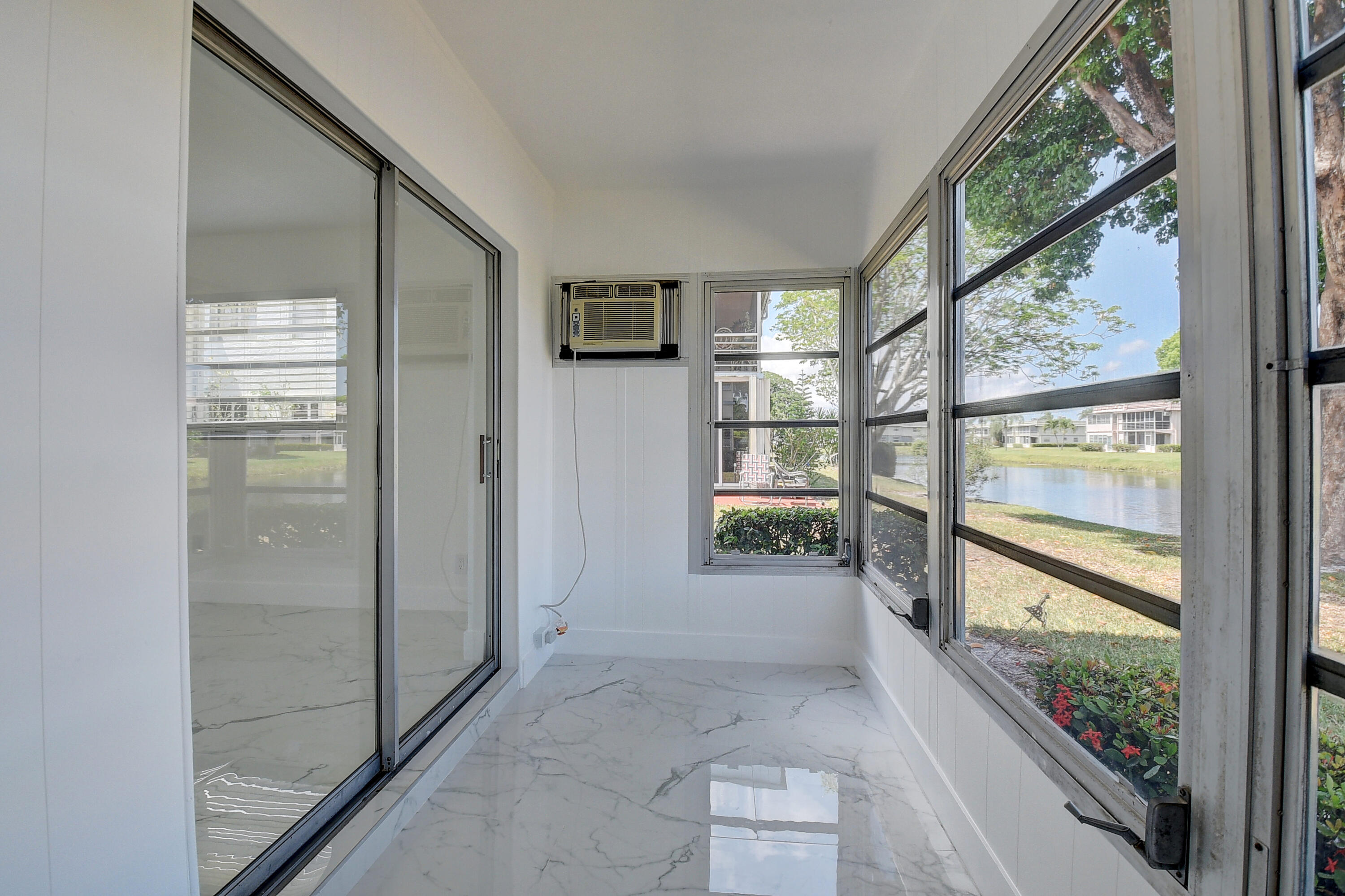 392 Saxony Way Delray Beach, FL 33446 - Photo 19 of 27 21_dsc_3401_2_3_4_5