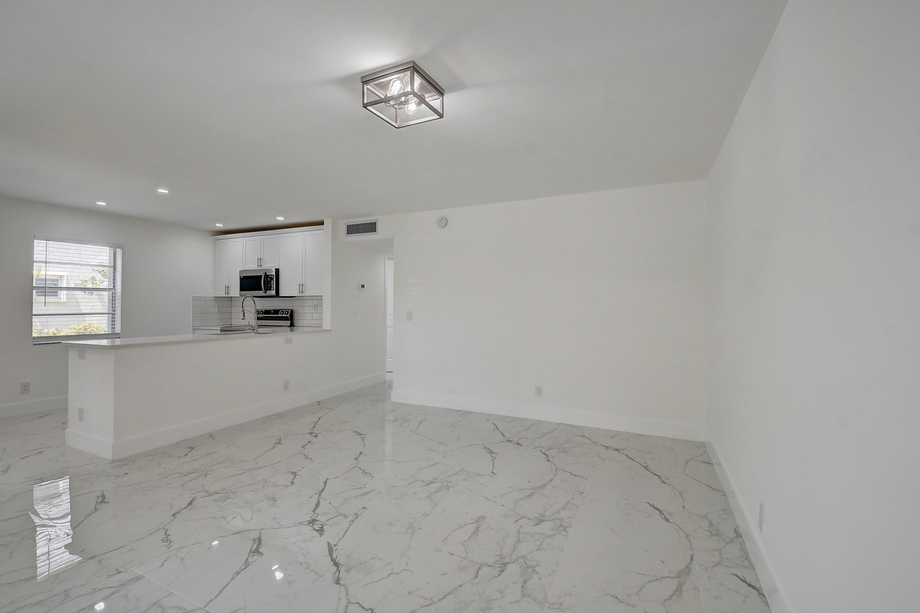 392 Saxony Way Delray Beach, FL 33446 - Photo 4 of 27 05_dsc_3316_17_18_19_20