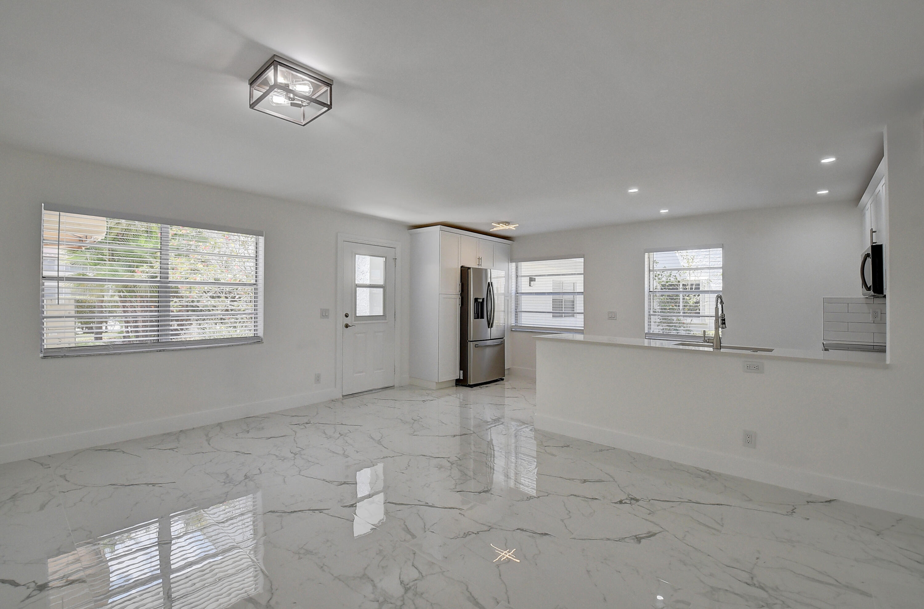 392 Saxony Way Delray Beach, FL 33446 - Photo 5 of 27 06_dsc_3321_2_3_4_5